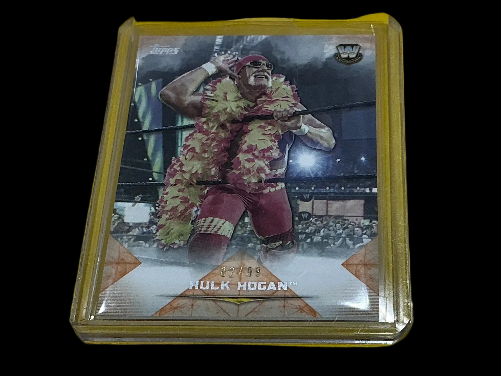 Hulk Hogan Ear Pose 02/99 Trading Card Cased