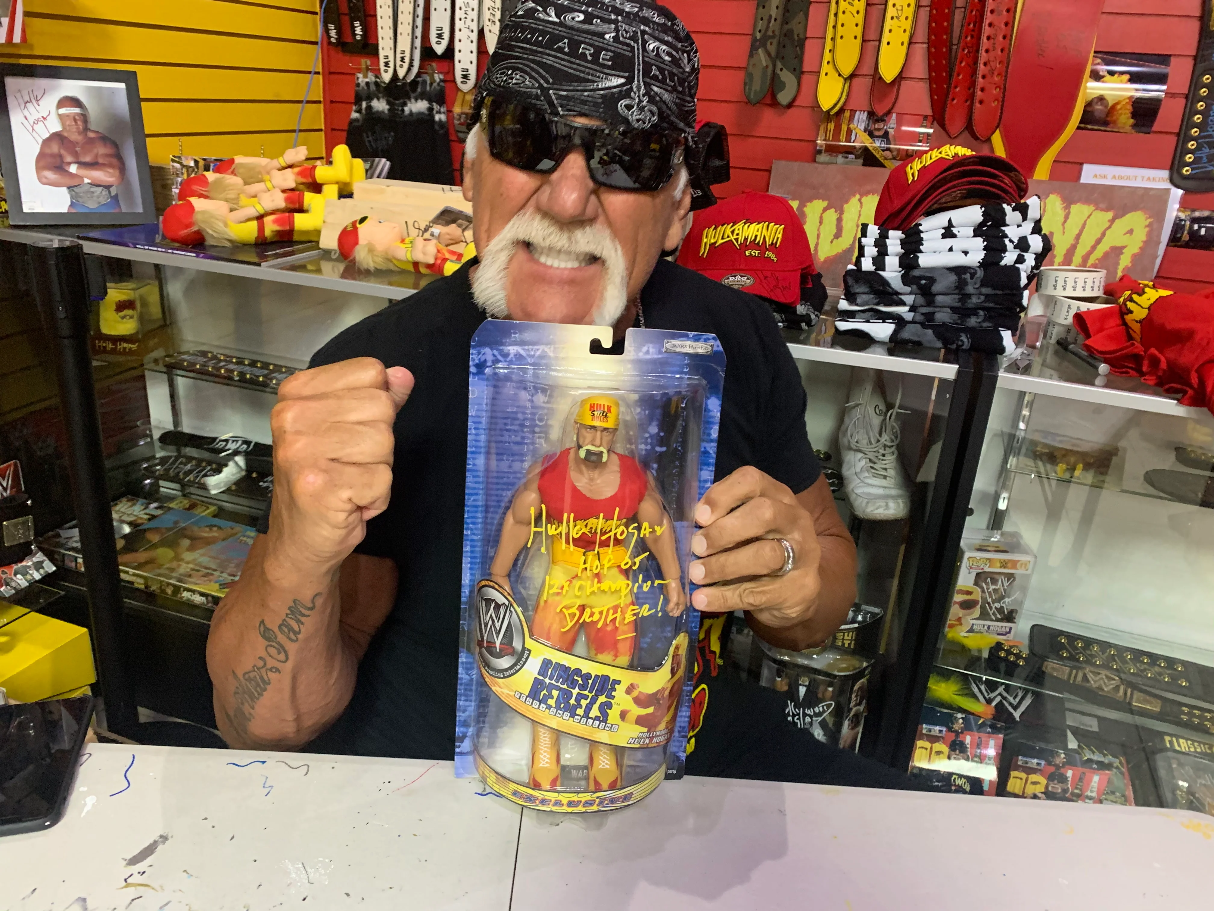 2002 Hulk Hogan Signed 12 Inch Ringside Rebels Action Figure - Image 4