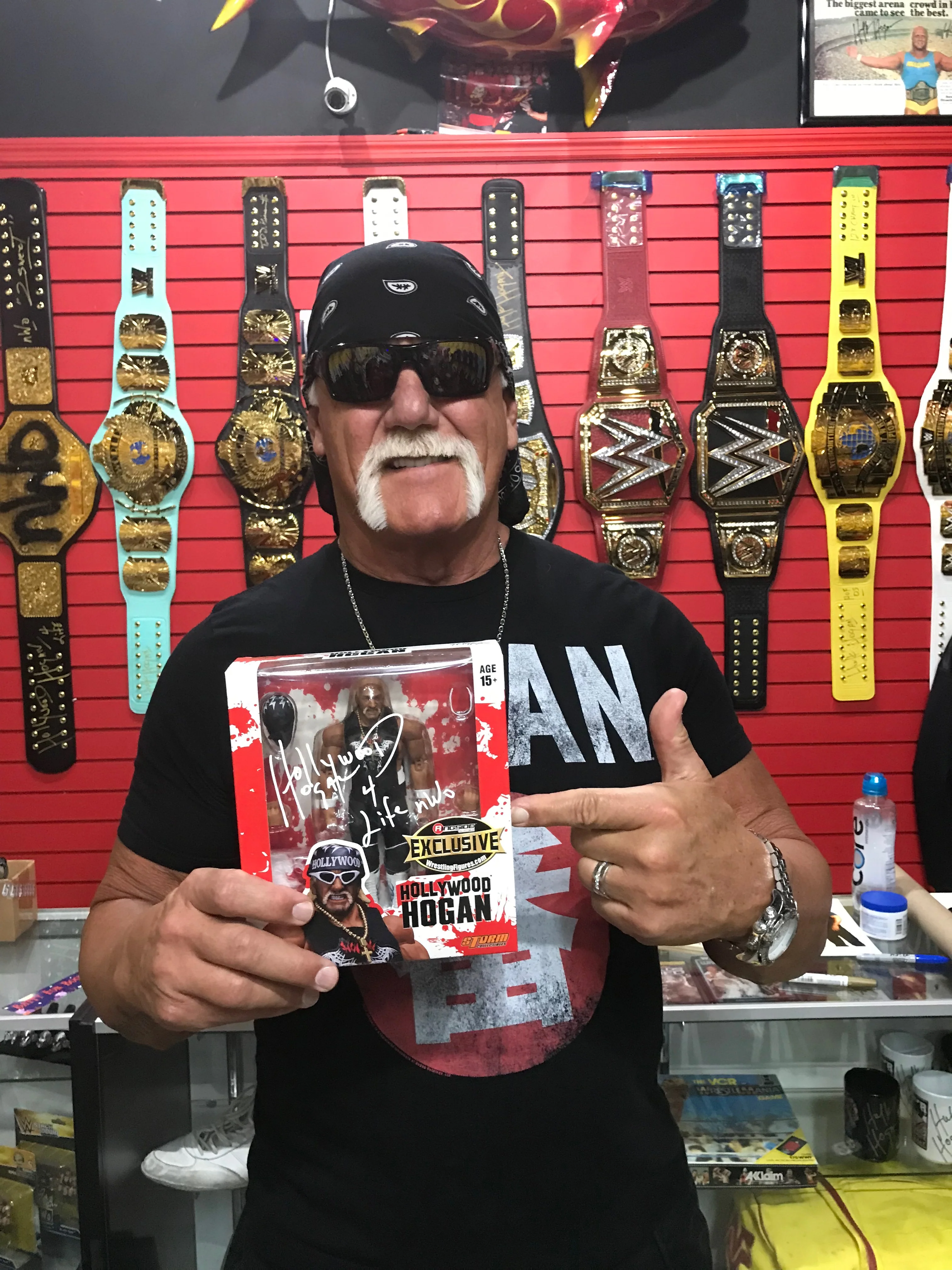 Hulk Hogan Signed Tribal Hollywood Hogan Ringside Collectibles Action Figure - Image 3