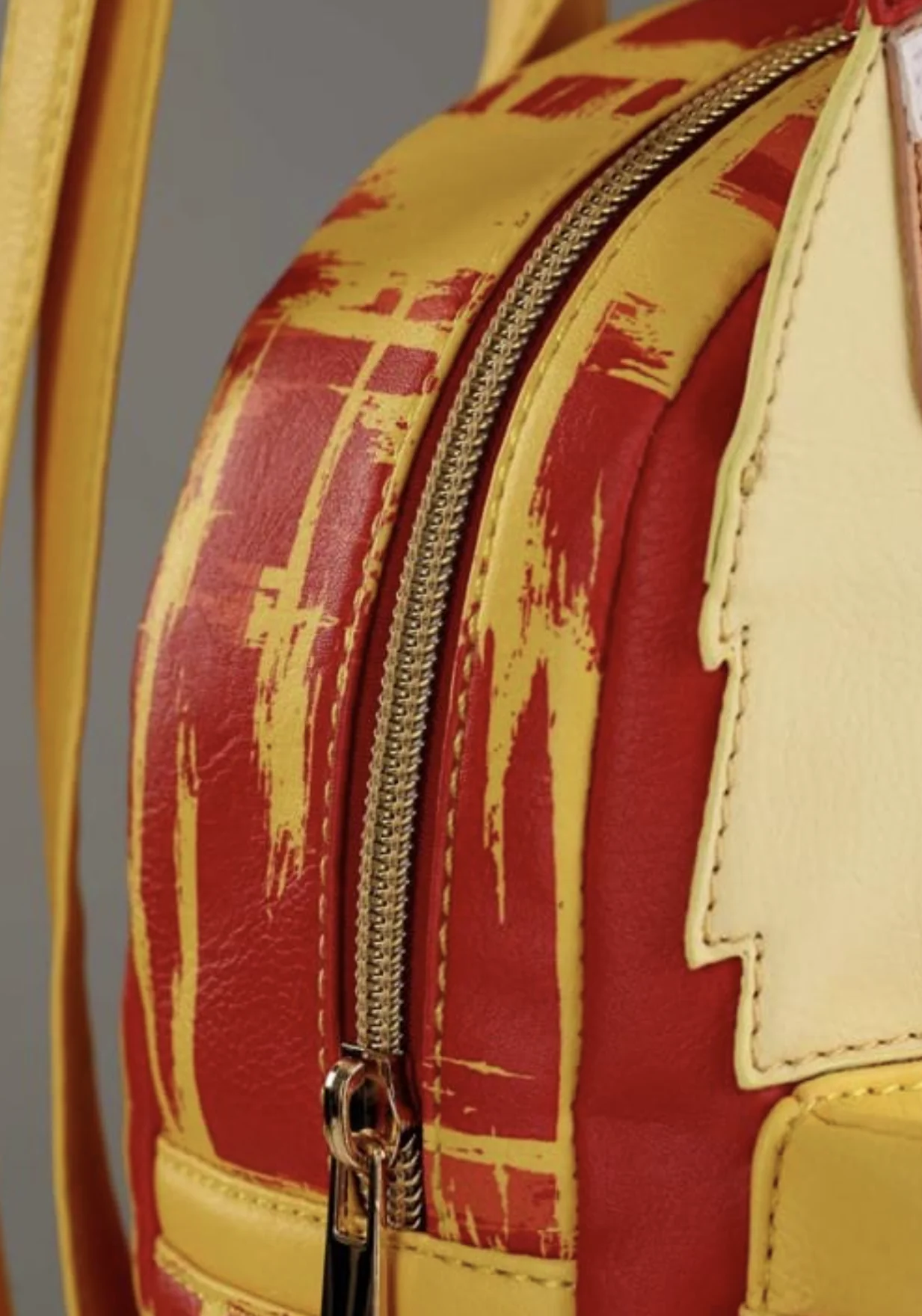 Hulk Hogan Hulkamania Wrestling Mini Backpack - Image 4